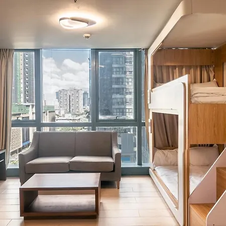 Uptown Bgc Spacious Unit - 1 Queen Bed And Bunkbed